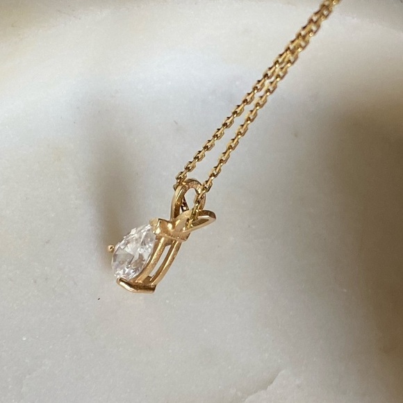Small vintage pendant on a gold plated chain - Picture 7 of 8